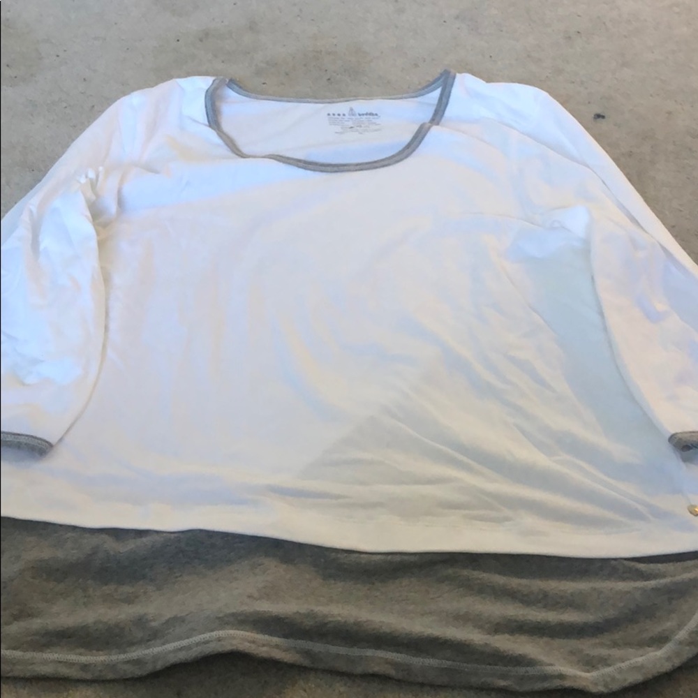 LIKE NEW Long Sleeve Top